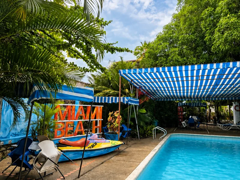 Piscina del Hotel La Lolita Nilo