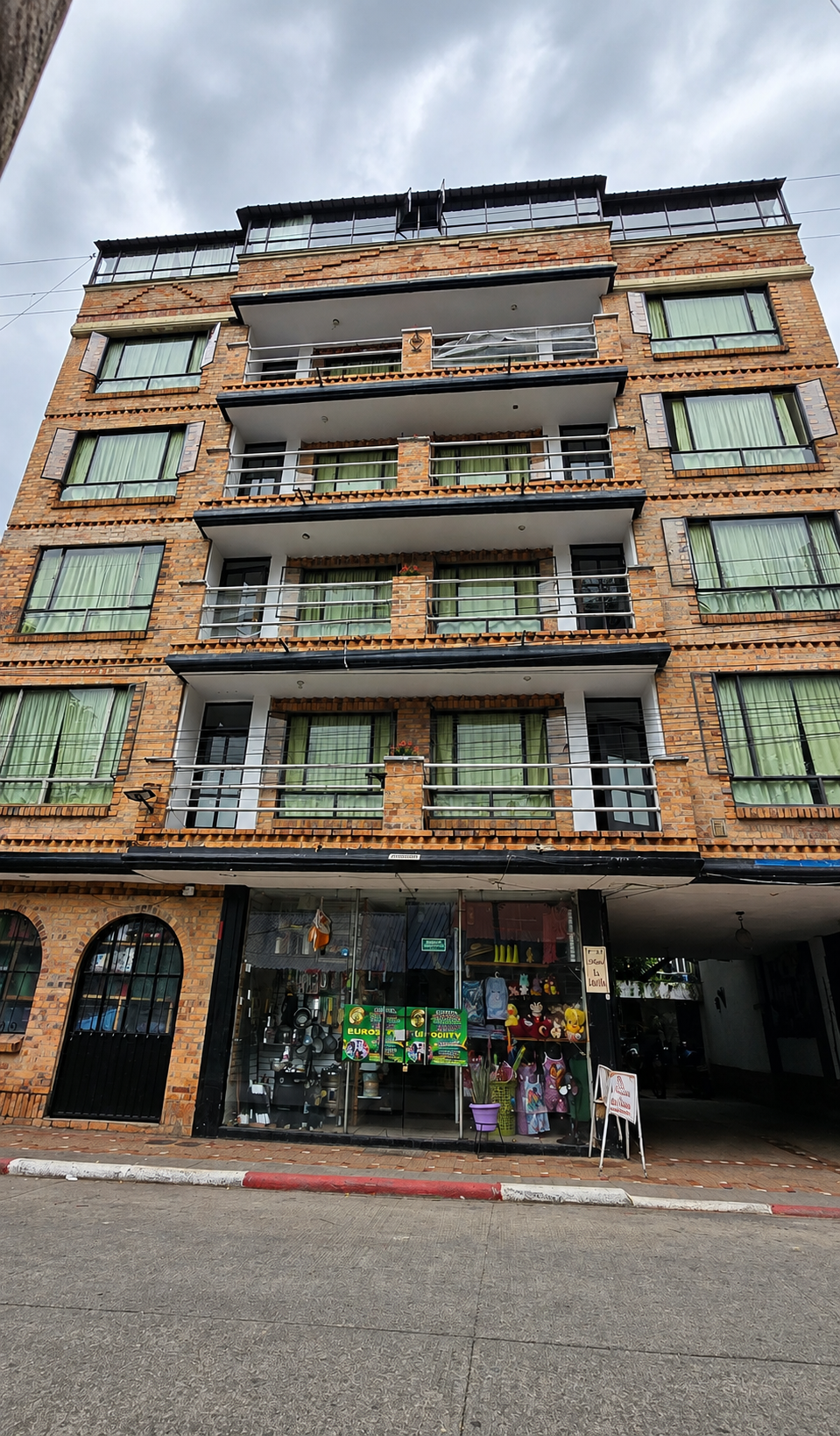 Fachada del Hotel La Lolita - vista 3